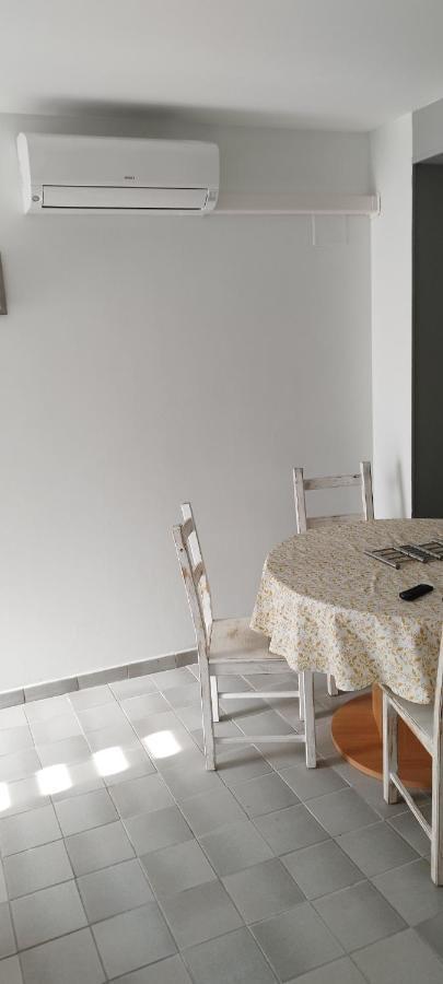 בורז'ה Studio Cosi Idealement Place Au Coeur De Ville מראה חיצוני תמונה